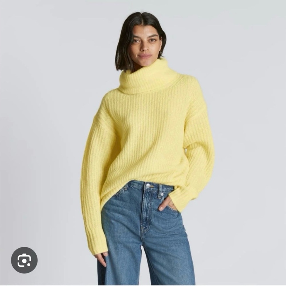 EVERLANE The Alpaca Oversized Turtleneck Sweater Women’s XS Yellow